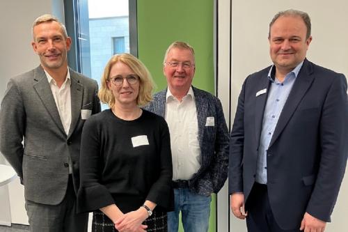 Benjamin Nabert (TRUECARE), Karin Deseive (Referatsleitung Ambulante Dienste Beratung und DBfK Südost), Andreas Westerfellhaus (TRUECARE), Markus Wild (AOK, v.l.)