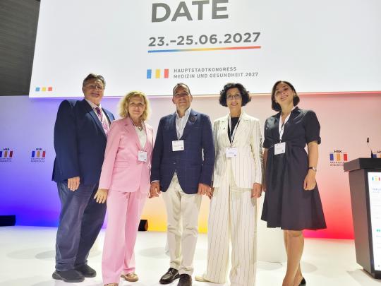 Es diskutierten (v.l.) Franz Wagner (Moderation), Elisabeth Potzmann (Österreich), José Luis Cobos Serrano (ICN), Vera Lux und Maria Rosa Joller (Schweiz). 