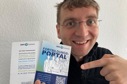 Bernhard Preusche, Bildungsreferent im DBfK Südwest, freut sich auf viele Teilnehmende bei den Fortbildungen. 